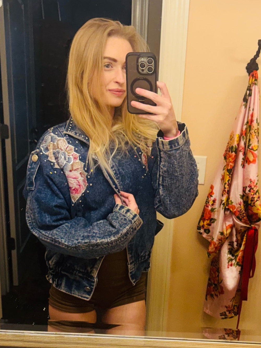 👑 Vintage Size Small Embellished Denim Jacket with Floral Patchwork - Dark Blue
